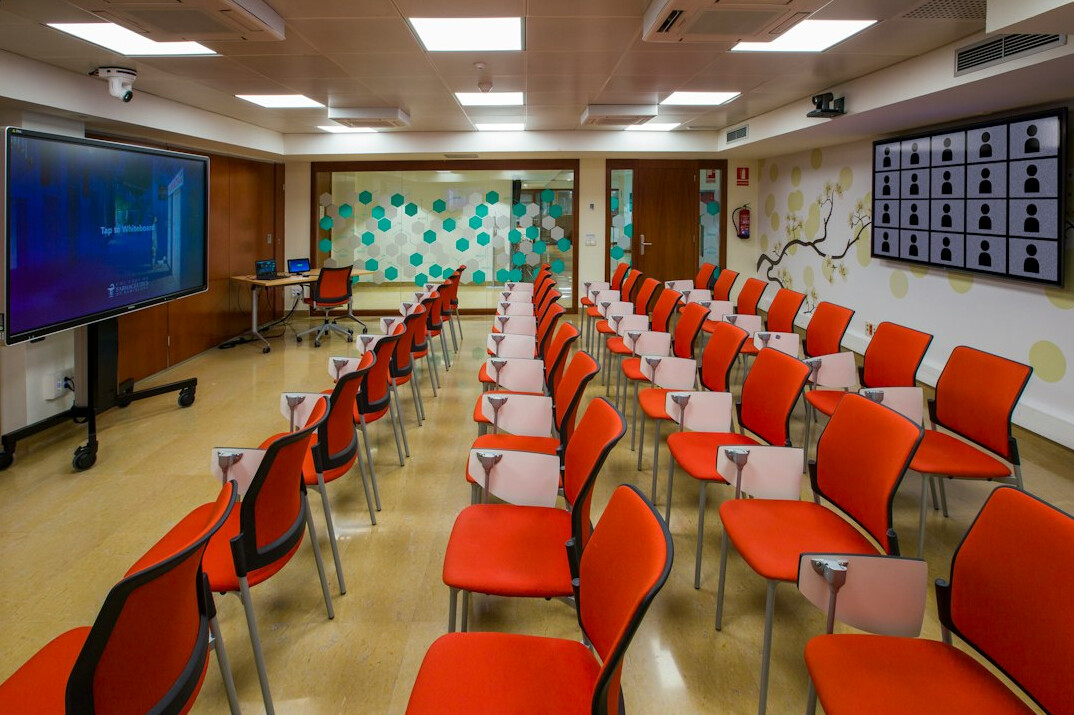 modern tech classroom setup
